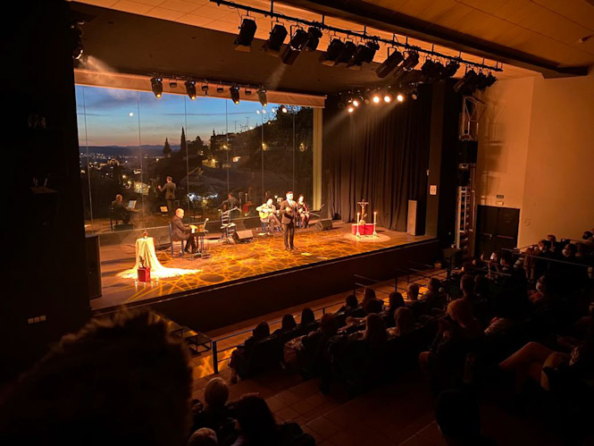 Imagen de la actuación (LA OFICINA DE LOS DESEOS)