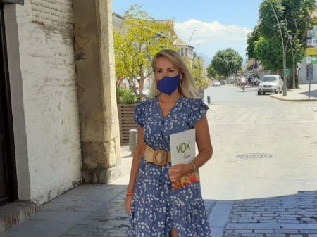 La portavoz de Vox en el Ayuntamiento de Santa Fe, Silvia Enríquez (VOX)