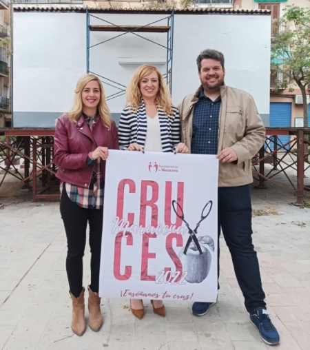 De izqda a derecha Desireé Velázquez, concejala de eventos, Berta Linares, teniente alcalde, Carlos Porcel, Concejal de Obras y Servicios (AYTO. MARACENA)