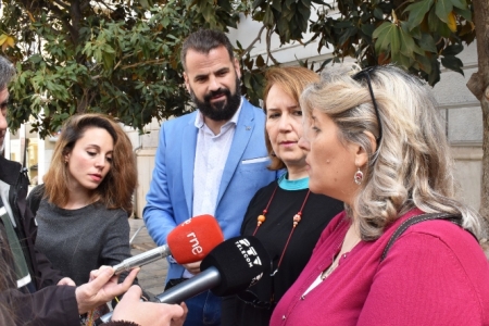 Imagen de la rueda de prensa (IU)