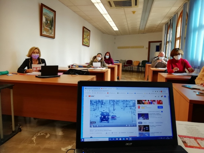 Clase en el  Centro de Educación Permanente Ginés de los Ríos (AYTO. MONACHIL) 