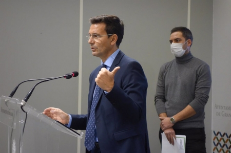 Francisco Cuenca, en imagen de archivo con el edil de Turismo, Eduardo Castillo (AYUNTAMIENTO)