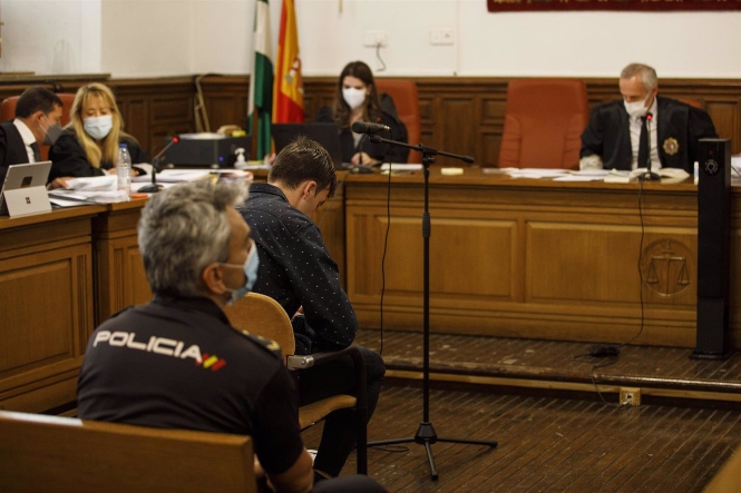 El legionario acusado de asesinar el 8 de febrero de 2020 a su expareja en Zadin en la Audiencia de Granada para ser juzgado(ÁLEX CÁMARA / EUROPA PRESS) 