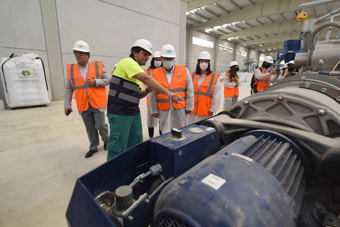 Imagen de la visita a la planta de residuos de Alhendín (R. MARTÍNEZ/ DIPGRA)