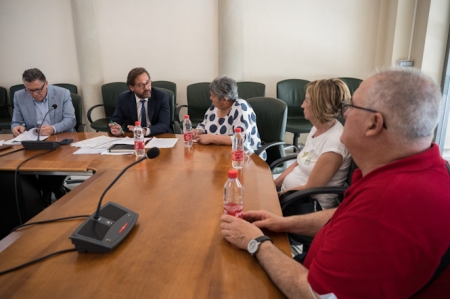 Reunión con representantes de la asociación de vecinos (JUNTA)