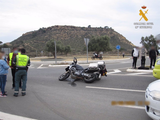 Imagen de archivo de un accidente de moto (GUARDIA CIVIL) 