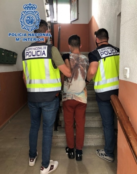Detención del presunto autor (POLICÍA NACIONAL)