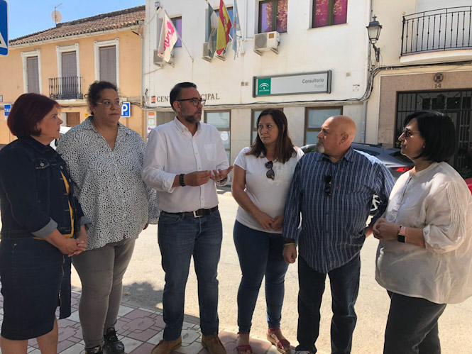 Imagen de la visita a Vegas del Genil (PSOE)