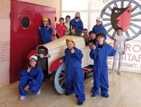 Escolares de Fuente Vaqueros durante la Ruta de Lectura Lorquiana (AYTO. FUENTE VAQUEROS) 