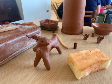 Figuras de arcilla elaboradas un taller (AYTO. GUADIX)
