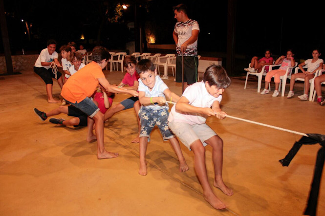 Campamento de verano de Cerro Beylar en años anteriores a la pandemia (AYTO. HUÉTOR TÁJAR)