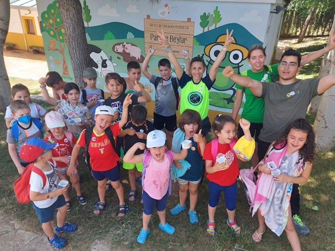 Alumnos de la Escuela de Naturaleza de Huétor Tájar (AYTO. HUÉTOR TÁJAR)