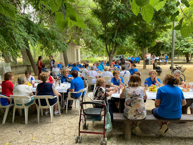 Desayuno de convivencia celebrado en el Parque de los Patos (AUTO. HUÉTOR TÁJAR)