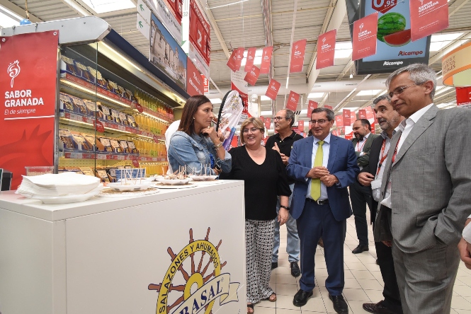 Imagen de la visita al Centro Coemrcial Alcampo de Motril (R. MARTÍNEZ / DIPGRA)