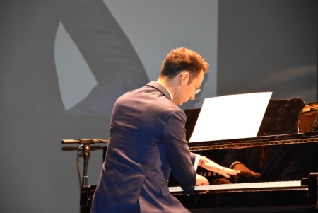 Calio Alonso al piano (AYTO. BAZA)