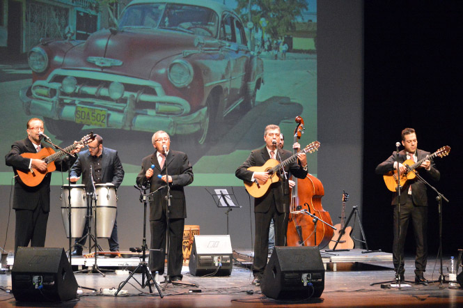 Actuación del grupo Amaranto (PRODUCCIONES LASTRA) 