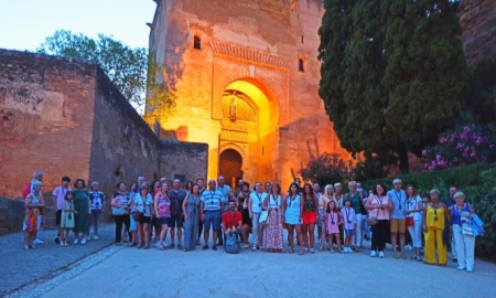 visita nocturna a la Alhambra organizada por el ayuntamiento de Otura (AYTO. OTURA)