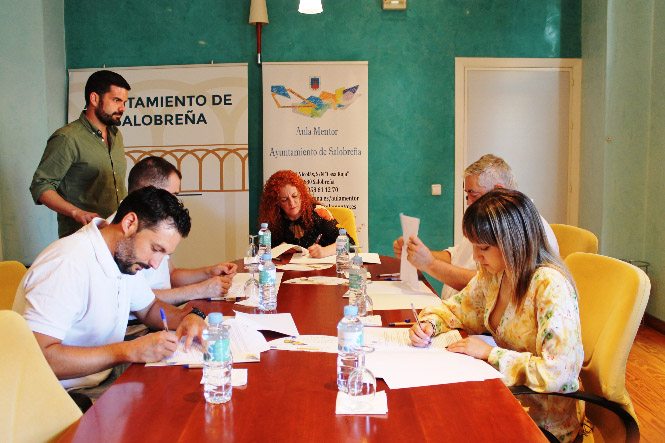 Imagen de la firma del convenio (AYTO. SALOBREÑA) 