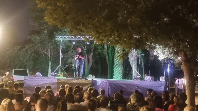 Actuación de los monologuistas Perrichi y Jesús Piña (AYTO. OTURA) 