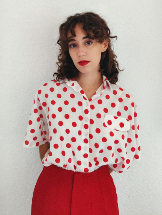 La escritora granadina, Paula Melchor (LETRA VERSAL) 