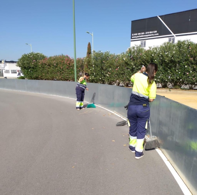 Dos trabajadoras del Ayuntamiento de La Zubia (AYTO. LA ZUBIA)