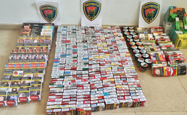 Cajetillas de tabaco incautadas en tiendas de alimentación (TWITTER DE POLICÍA LOCAL) 