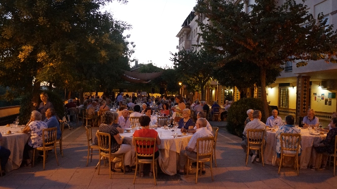 Cena de mayores en Cenes de la Vega (AYTO.  CENES) 