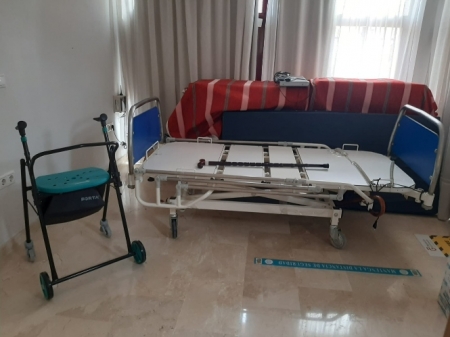 Parte del material ortopédico donado por los vecinos al banco cullero (AYTO. CÚLLAR VEGA) 