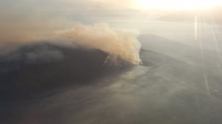Efectivos del Plan Infoca durante la extinción del incendio de Los Guájares (PLAN INFOCA)