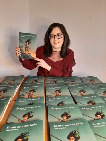 La escritora granadina, Beatriz Benítez (EDITORIAL KURERE)