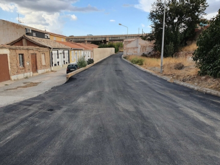 Calle asfaltada de Guadix (AYTO. GUADIX)