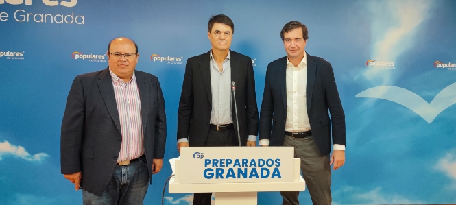 José Robles, Carlos Rojas y Pablo Hispán (PP)