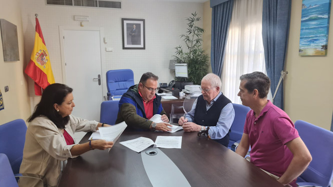 Firma del convenio (AYUNTAMIENTO ALMUÑÉCAR)