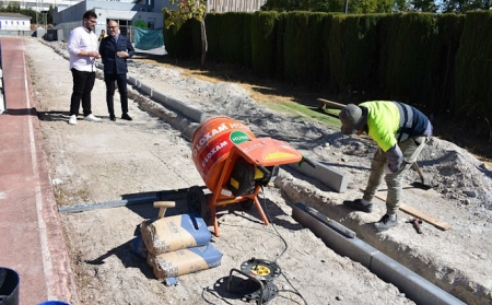 Visita del Alcalde y del Concejal de Deportes a las obras (AYTO. ALBOLOTE)