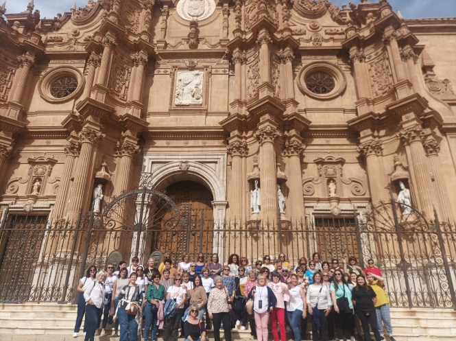 Mujeres de Montefrío durante su visita a Guadix (AYTO. MONTEFRIO)