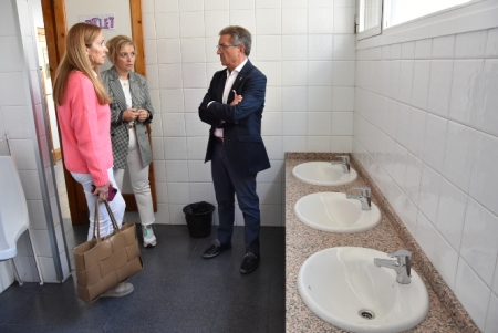 Imagen de la visita al Colegio (AYTO. BAZA)