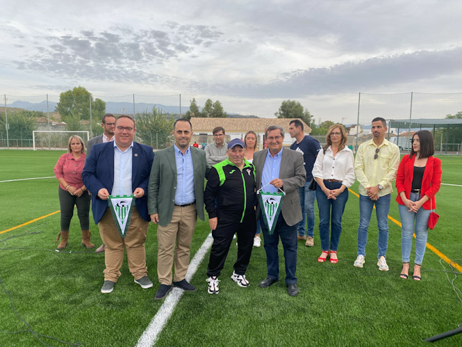 Estreno del césped artificial del `Sntonio Ballesteros` (DIPUTACIÓN)