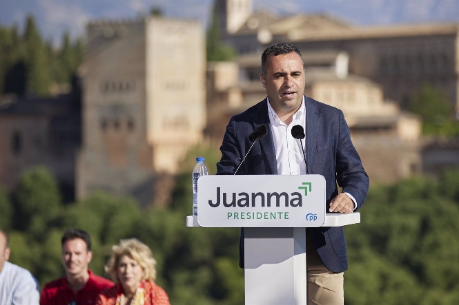 El presidente del PP de Granada, Francisco Rodríguez, durante su intervención en un mitin en Granada, en imagen de archivo (ÁLEX CÁMARA - EUROPA PRESS) 