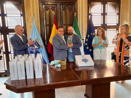 Los alcaldes de Almuñécar, Juan José Ruiz Joya, y Cariñena, Sergio Ortiz, municipios hermanados (AYUNTAMIENTO DE ALMUÑÉCAR) 