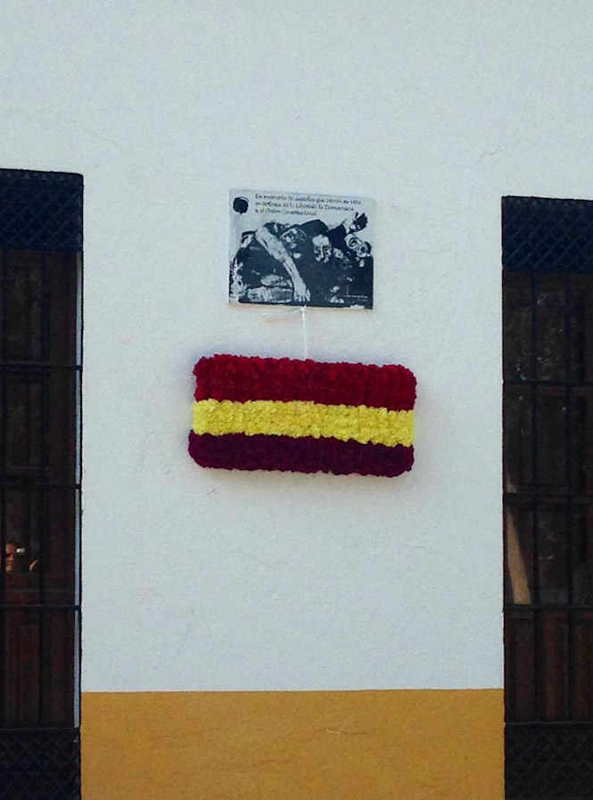 Placa en homenaje a las víctimas (ASOCIACIÓN 14 DE ABRIL)