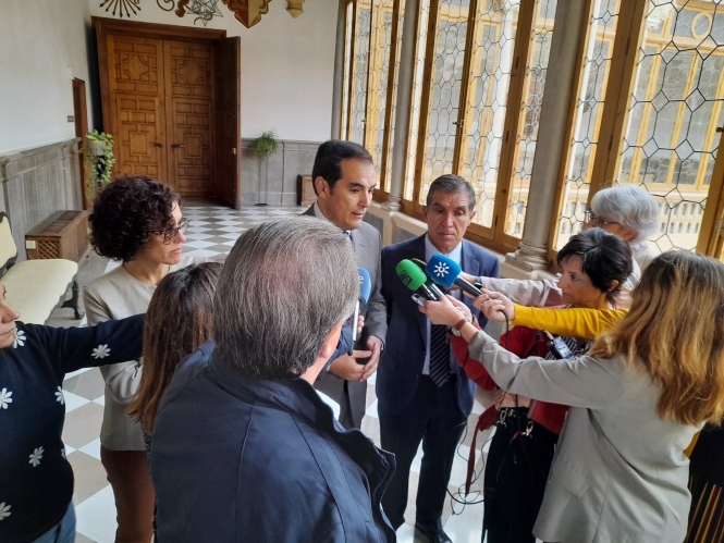 El presidente del Tribunal Superior de Justicia de Andalucía, Lorenzo del Río, y el consejero de Justicia, Administración Local y Función Pública, José Antonio Nieto (TSJA / EUROPA PRESS)