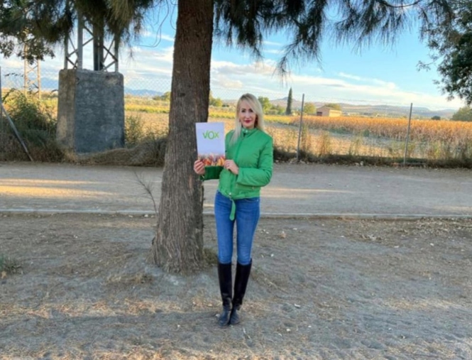 Silvia Enríquez, portavoz de VOX en el Ayuntamiento de Santa Fe )VOX)