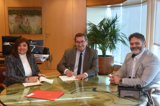 Firma del convenio para la cesión de los terrenos (DIPGRA)