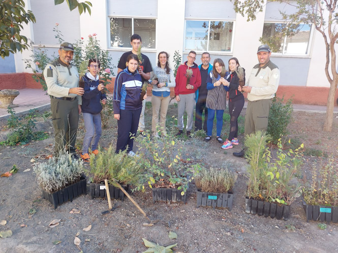 Entrega de los plantones (CAJA GRANADA FUNDACIÓN)