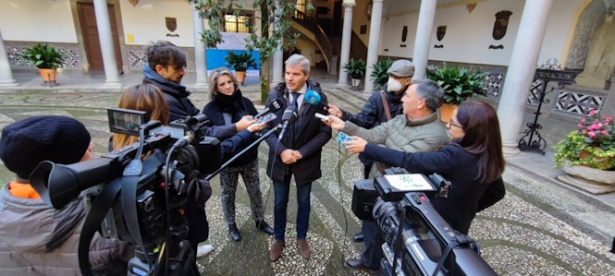 César Díaz y Carmen Lidia Reyes atienden a los medios (PP) César Díaz y Carmen Lidia Reyes atienden a los medios (PP)