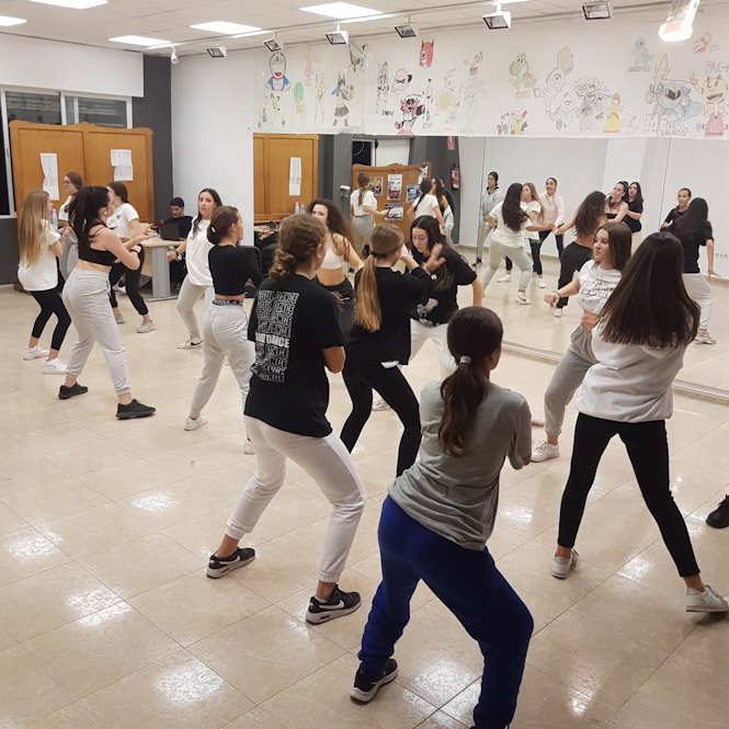 Escuela de Danza Urbana de La Zubia (AYTO. LA ZUBIA)