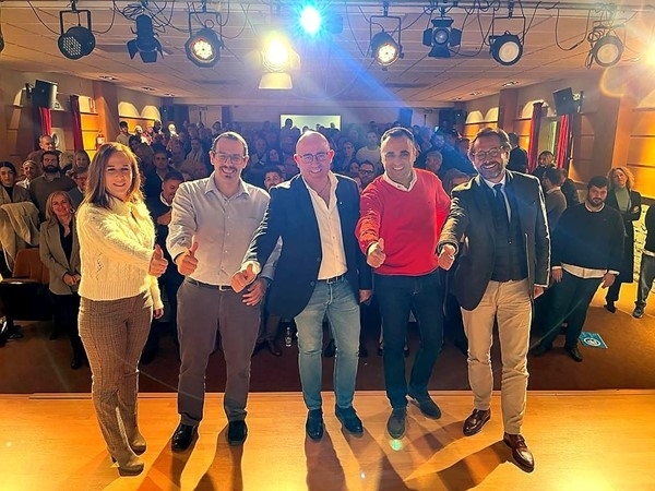 Presentación de Francis Maldonado (PP) Presentación de Francis Maldonado (PP)