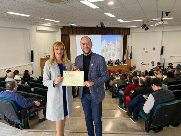 Recogida del reconocimiento (AYTO. MARACENA)