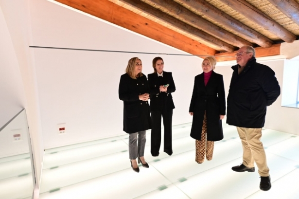 La Consejera de Fomento, Marifrán Carazo, ha visitado el Pósito de Caniles (JUNTA)