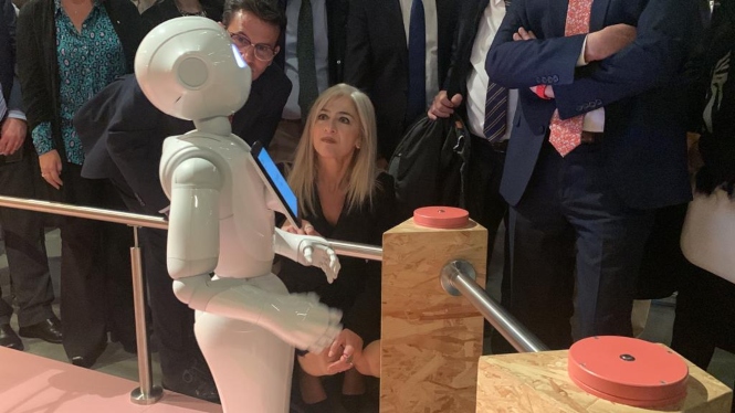 Patricia del Pozo en la exposición (JUNTA)